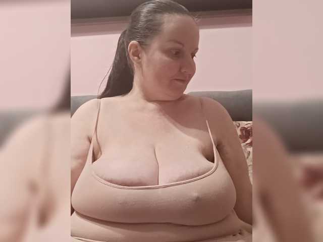 LadyAlma live cam on BongaCams