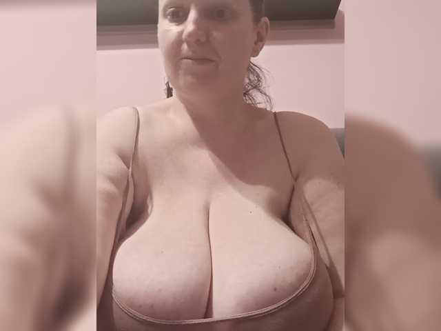 LadyAlma live cam on BongaCams