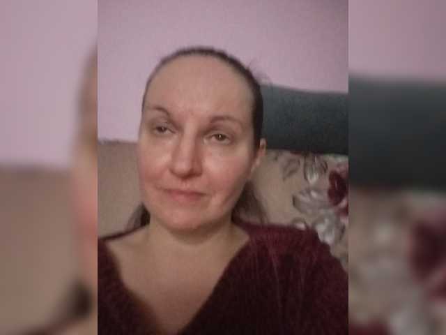 LadyAlma live cam preview