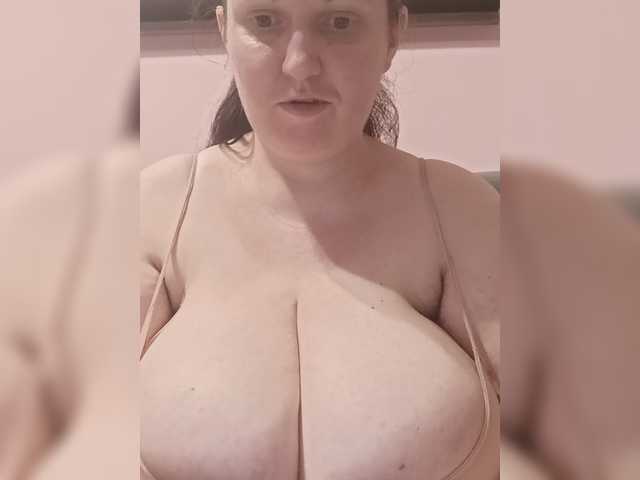 LadyAlma live cam on BongaCams