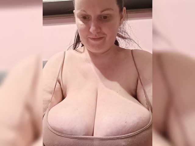 LadyAlma live cam on BongaCams
