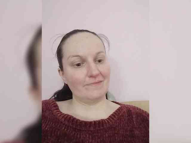LadyAlma webcam
