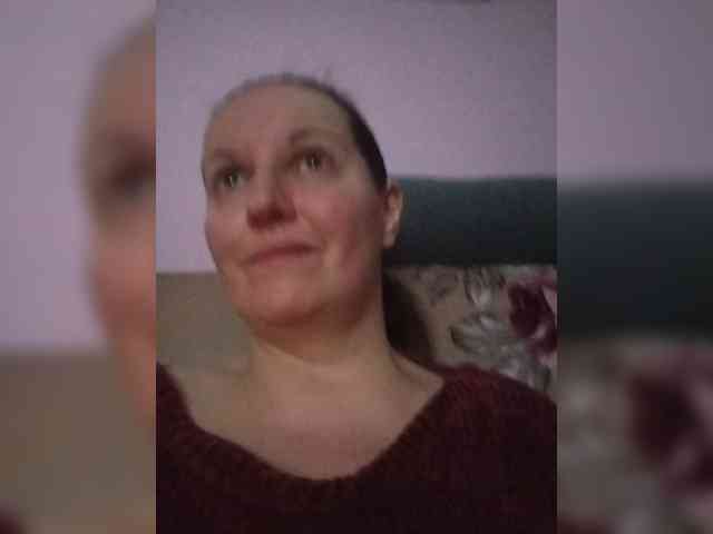 LadyAlma webcam