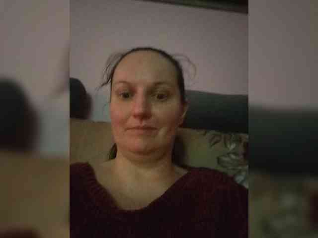 LadyAlma webcam