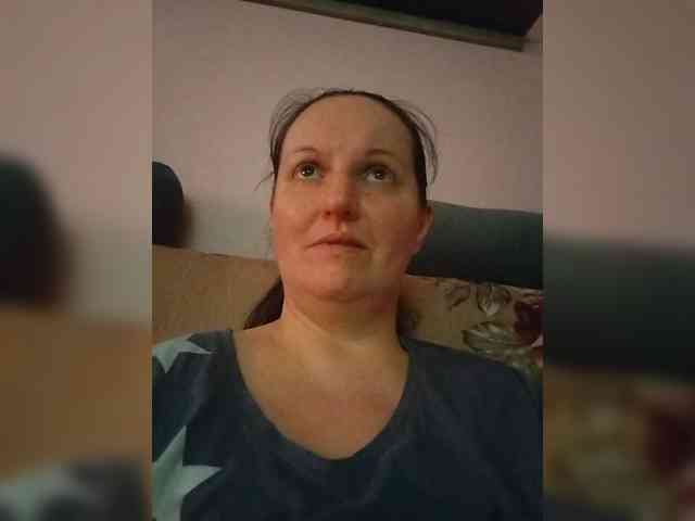 LadyAlma webcam