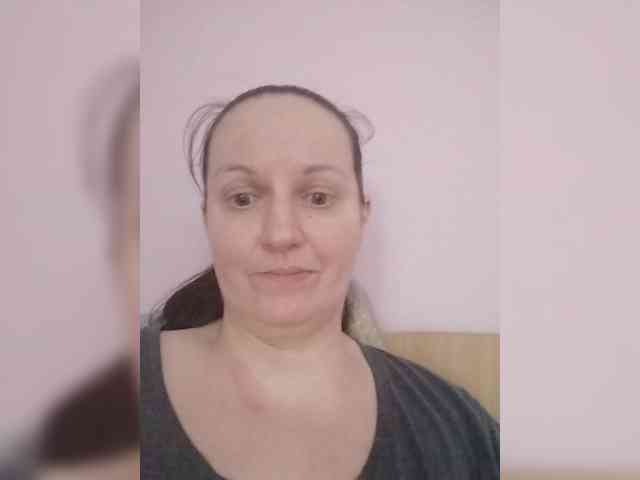 LadyAlma webcam
