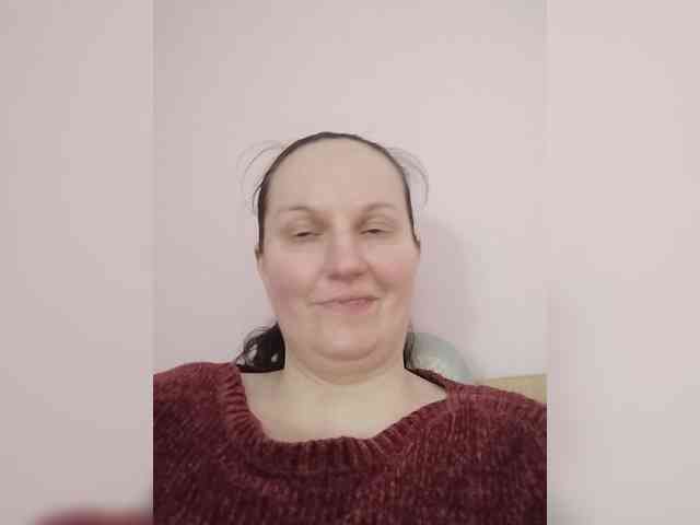 LadyAlma webcam