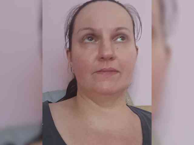 LadyAlma webcam