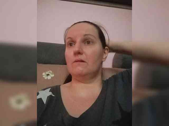 LadyAlma webcam
