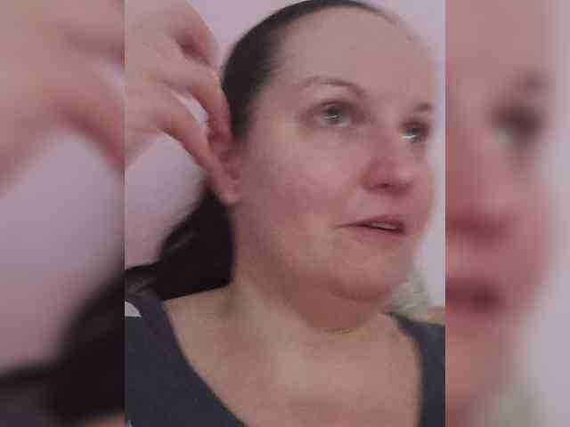 LadyAlma webcam
