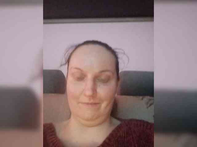 LadyAlma webcam