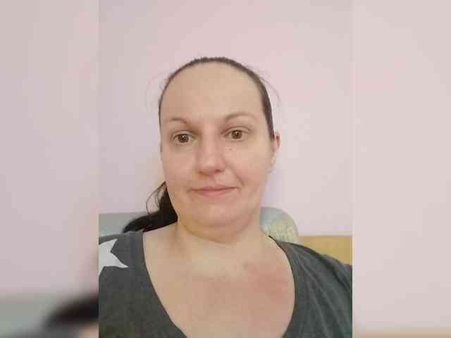 LadyAlma webcam