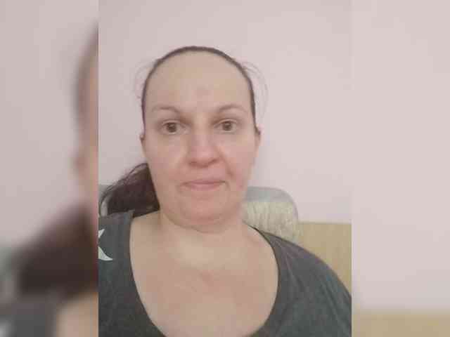 LadyAlma webcam