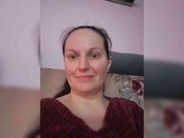 LadyAlma webcam