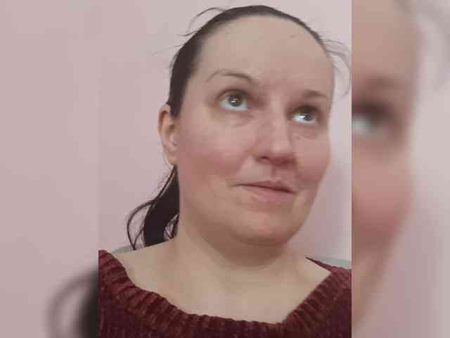 LadyAlma webcam