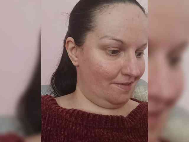 LadyAlma webcam