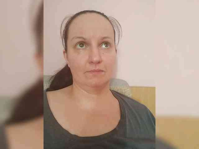 LadyAlma webcam