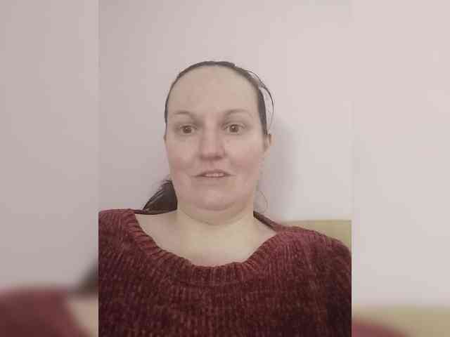 LadyAlma webcam