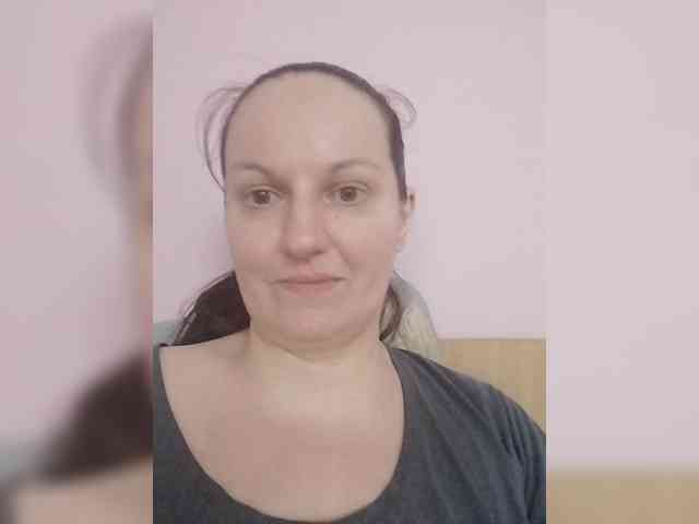 LadyAlma webcam