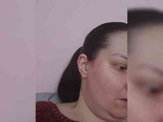 LadyAlma webcam