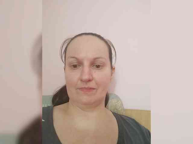 LadyAlma webcam