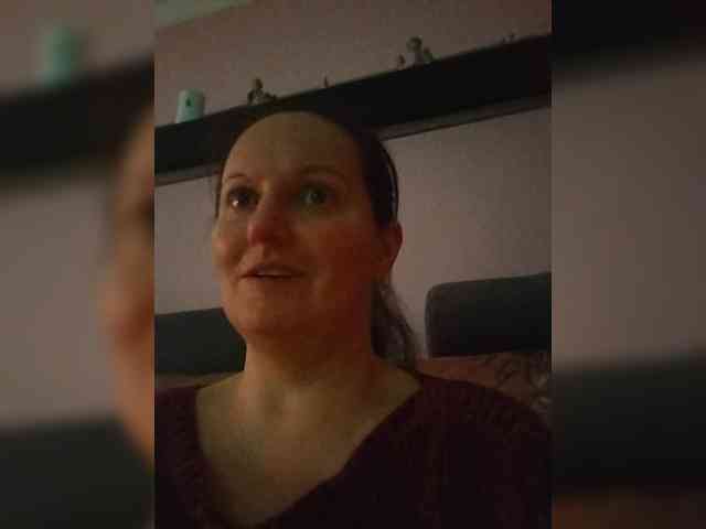 LadyAlma webcam