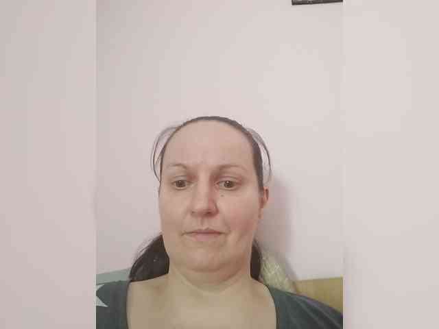 LadyAlma webcam