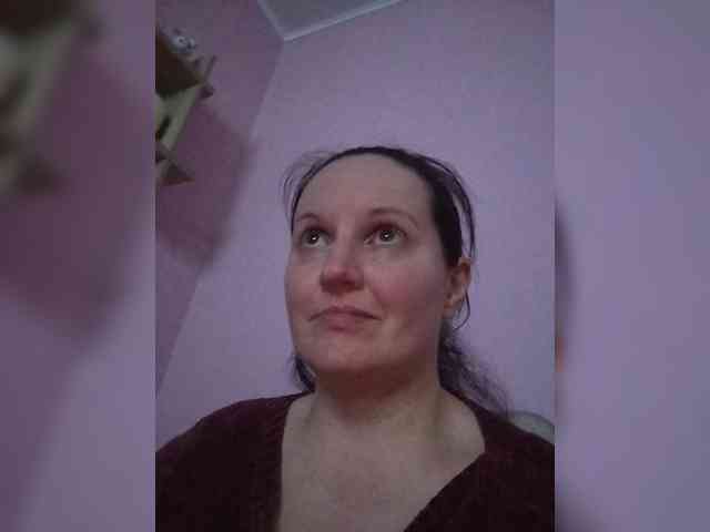 LadyAlma webcam