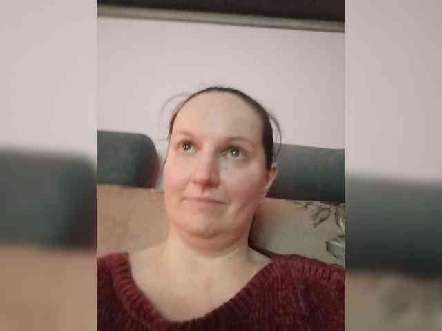 LadyAlma webcam