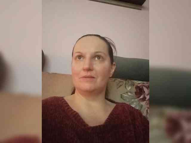 LadyAlma webcam