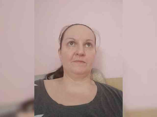 LadyAlma webcam