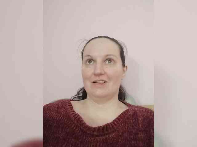 LadyAlma webcam