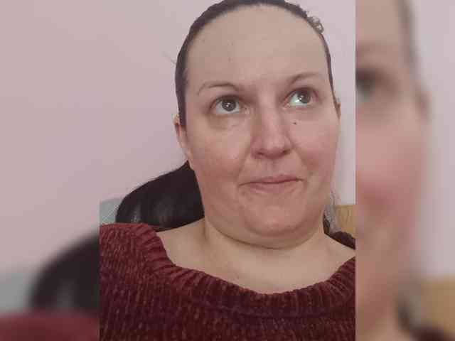 LadyAlma webcam