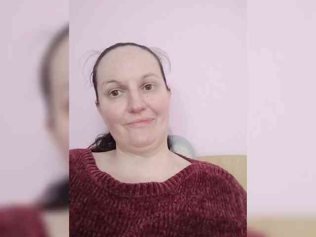 LadyAlma webcam