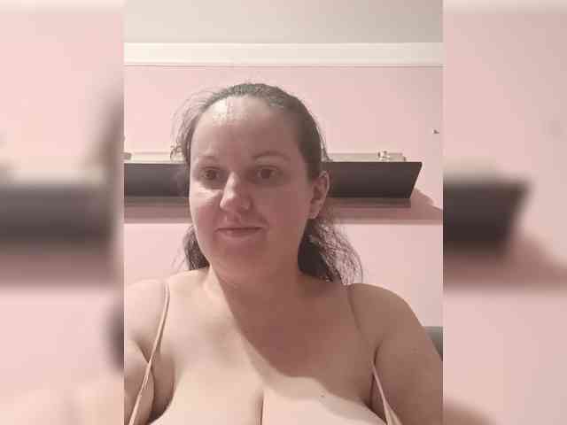 LadyAlma webcam