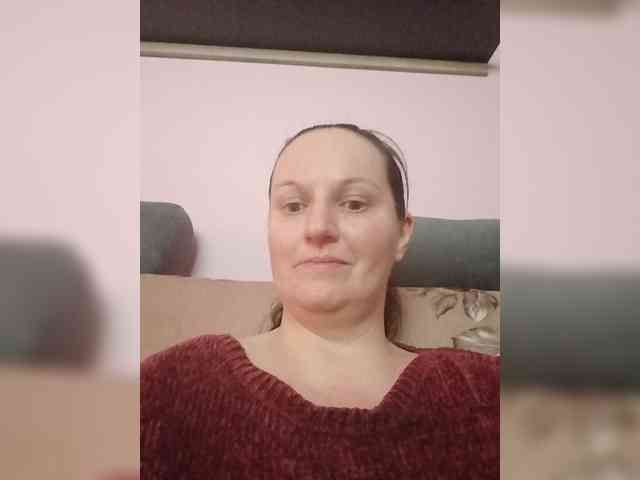 LadyAlma webcam