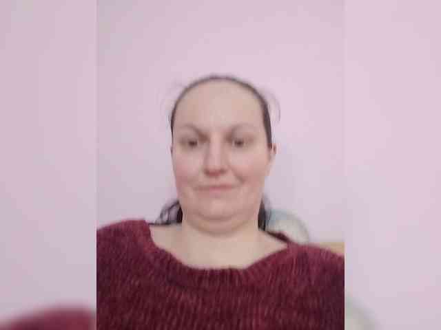 LadyAlma webcam