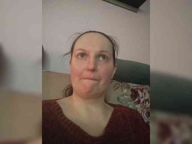 LadyAlma webcam