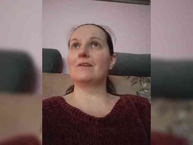 LadyAlma webcam