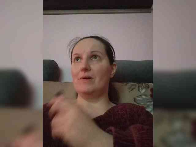 LadyAlma webcam