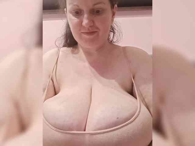 LadyAlma Live Webcam on BongaCams