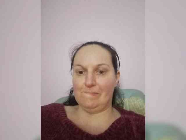 LadyAlma webcam