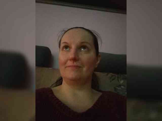 LadyAlma webcam