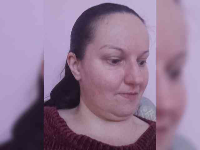 LadyAlma webcam