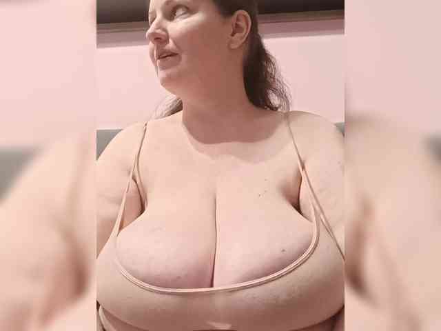 LadyAlma Live Webcam on BongaCams