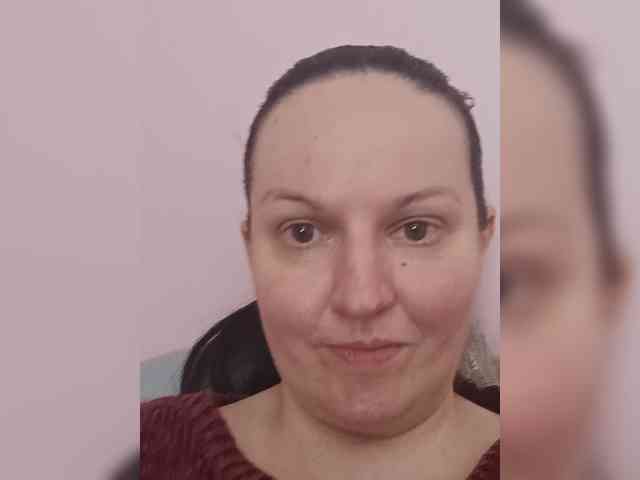 LadyAlma webcam