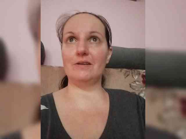 LadyAlma webcam