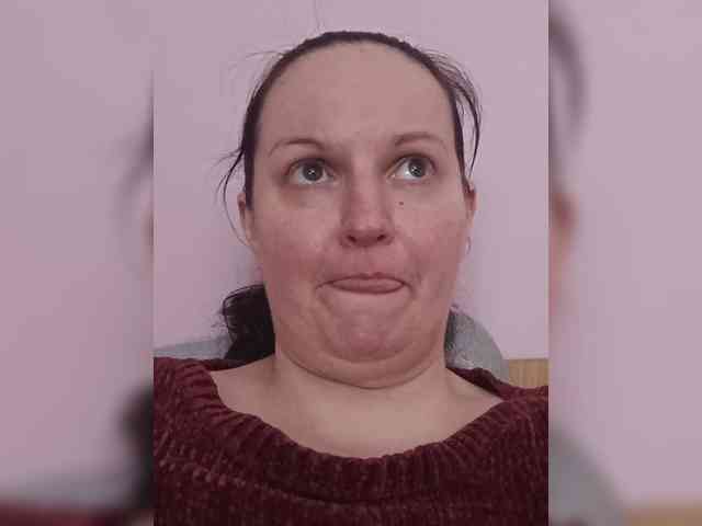 LadyAlma webcam
