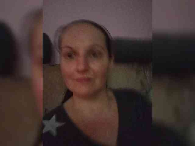 LadyAlma webcam