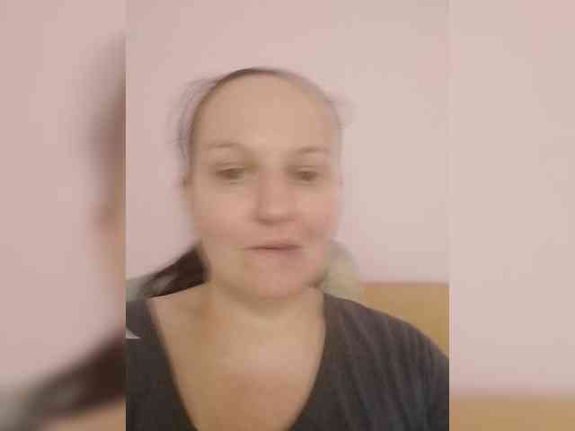 LadyAlma webcam